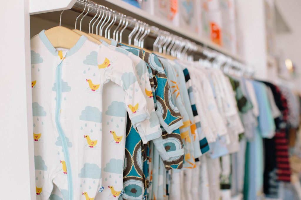 dressing dans une chambre pour bébé