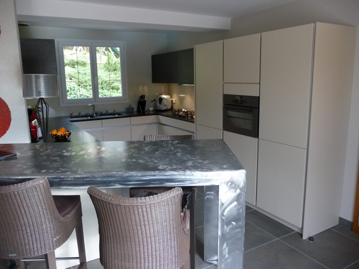 Comment moderniser une cuisine rustique ? - Design & Création